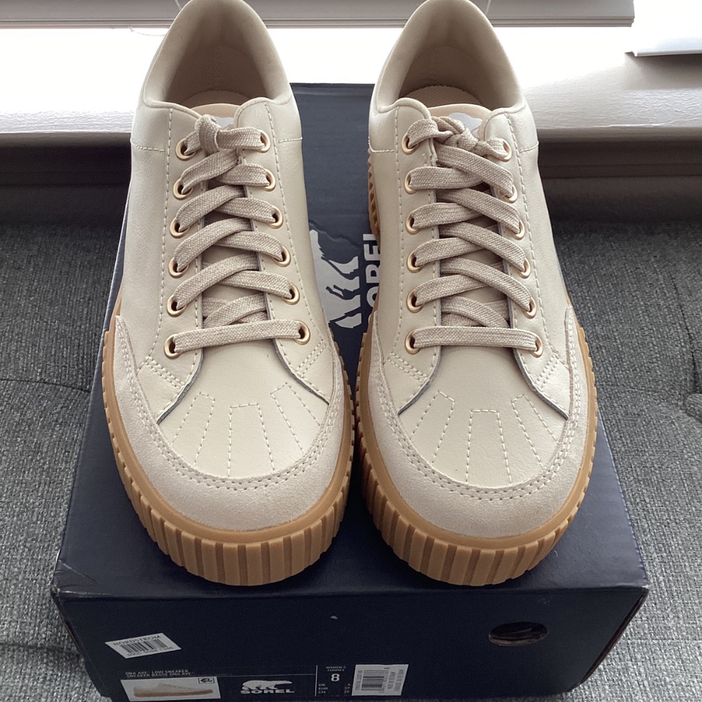 Sorel Women's Cream Sneakers with Tan Gum Sole - Picture 8 of 10